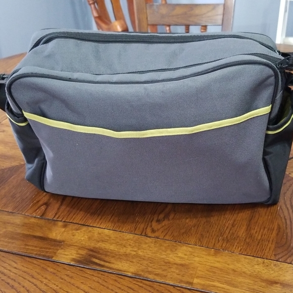 SOLD!!     Awesome Eddie Bauer Baby Bag! - Picture 3 of 5